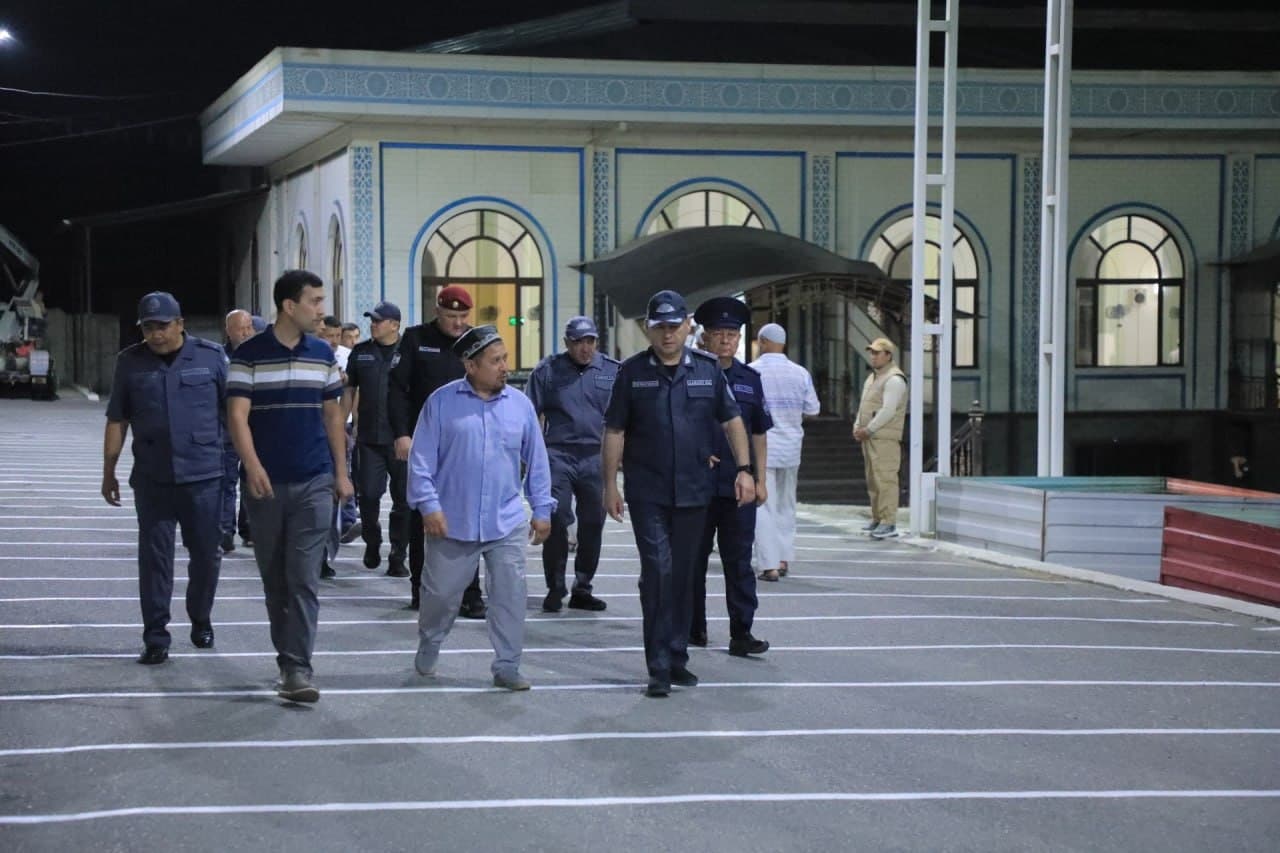 Ichki ishlar vazirining birinchi oʻrinbosari tomonidan Namangan va Andijon viloyatlarida “Qurbon hayiti” namozlari vaqtida jamoat xavfsizligini taʼminlash borasida amalga oshirilgan profilaktik chora-tadbirlar oʻrganildi