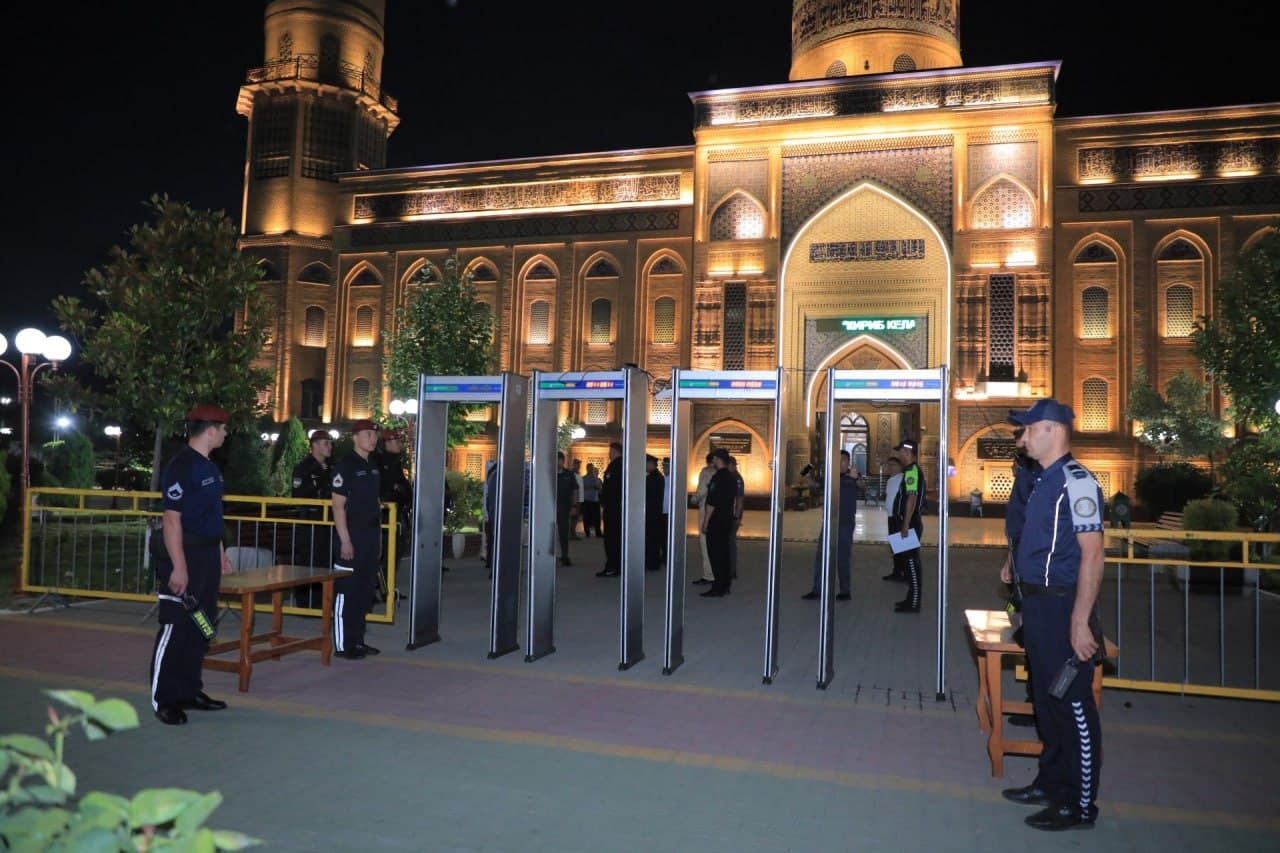 Ichki ishlar vazirining birinchi oʻrinbosari tomonidan Namangan va Andijon viloyatlarida “Qurbon hayiti” namozlari vaqtida jamoat xavfsizligini taʼminlash borasida amalga oshirilgan profilaktik chora-tadbirlar oʻrganildi