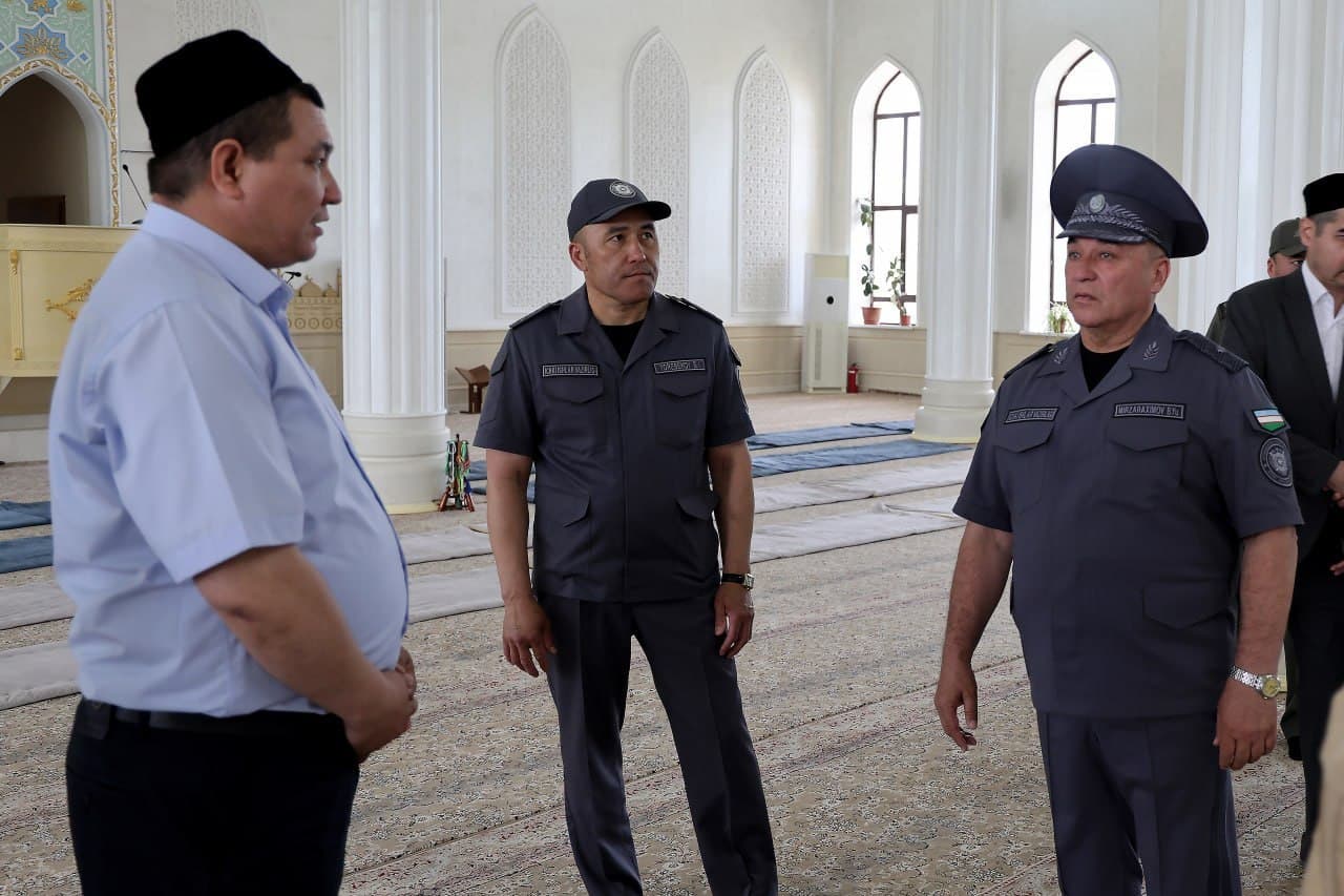 IIV rahbariyati tomonidan “Qurbon hayiti” bayrami kunlarida jamoat xavfsizligini taʼminlash hamda huquqbuzarliklarning oldini olish yuzasidan masʼul xodimlarga koʻrsatmalar berildi