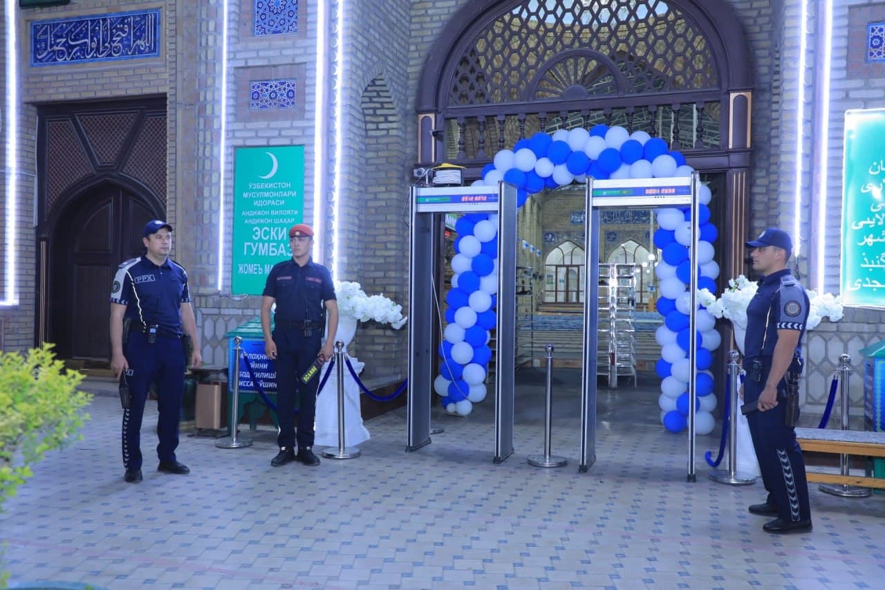 Ichki ishlar vazirining birinchi oʻrinbosari tomonidan Namangan va Andijon viloyatlarida “Qurbon hayiti” namozlari vaqtida jamoat xavfsizligini taʼminlash borasida amalga oshirilgan profilaktik chora-tadbirlar oʻrganildi