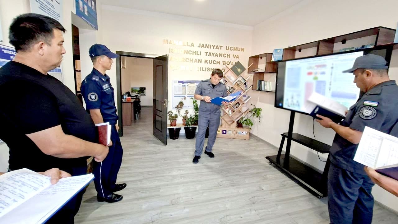 Sirdaryo viloyati IIB rahbariyati Mirzaobod tumanida kriminogen vaziyatni barqarorlashtirish borasida amalga oshirilayotgan ishlar bilan tanishdi
