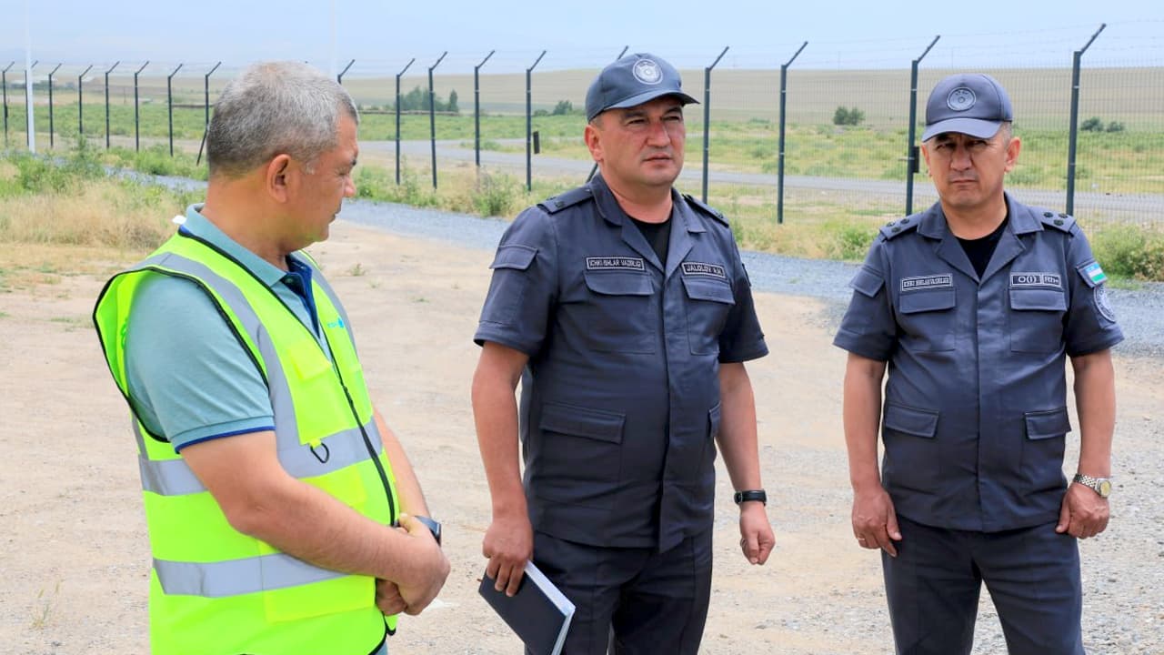 Жиззах вилояти ИИБ раҳбарияти Ғаллаоролдаги йирик ишлаб чиқариш объектларида хавфсизлик ҳолатини ўрганди