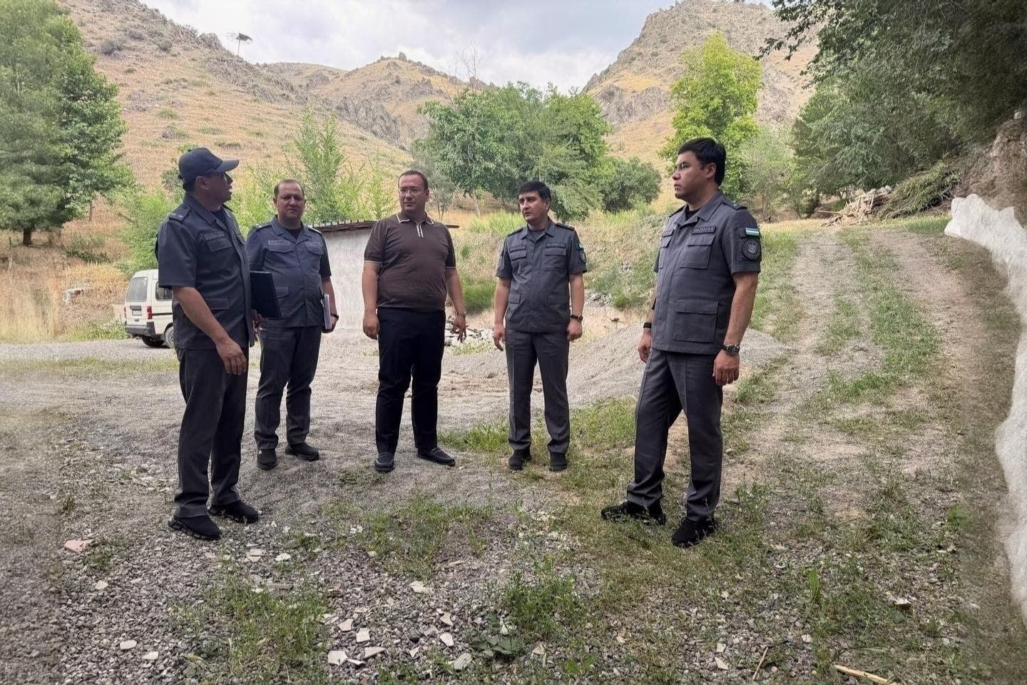 Andijon viloyatida IIV rahbariyati tomonidan “Ichki ishlar vaziri kubogi” musobaqasi gʻoliblari taqdirlandi va “Vatanparvar” oromgohidagi qurilish ishlari koʻzdan kechirildi