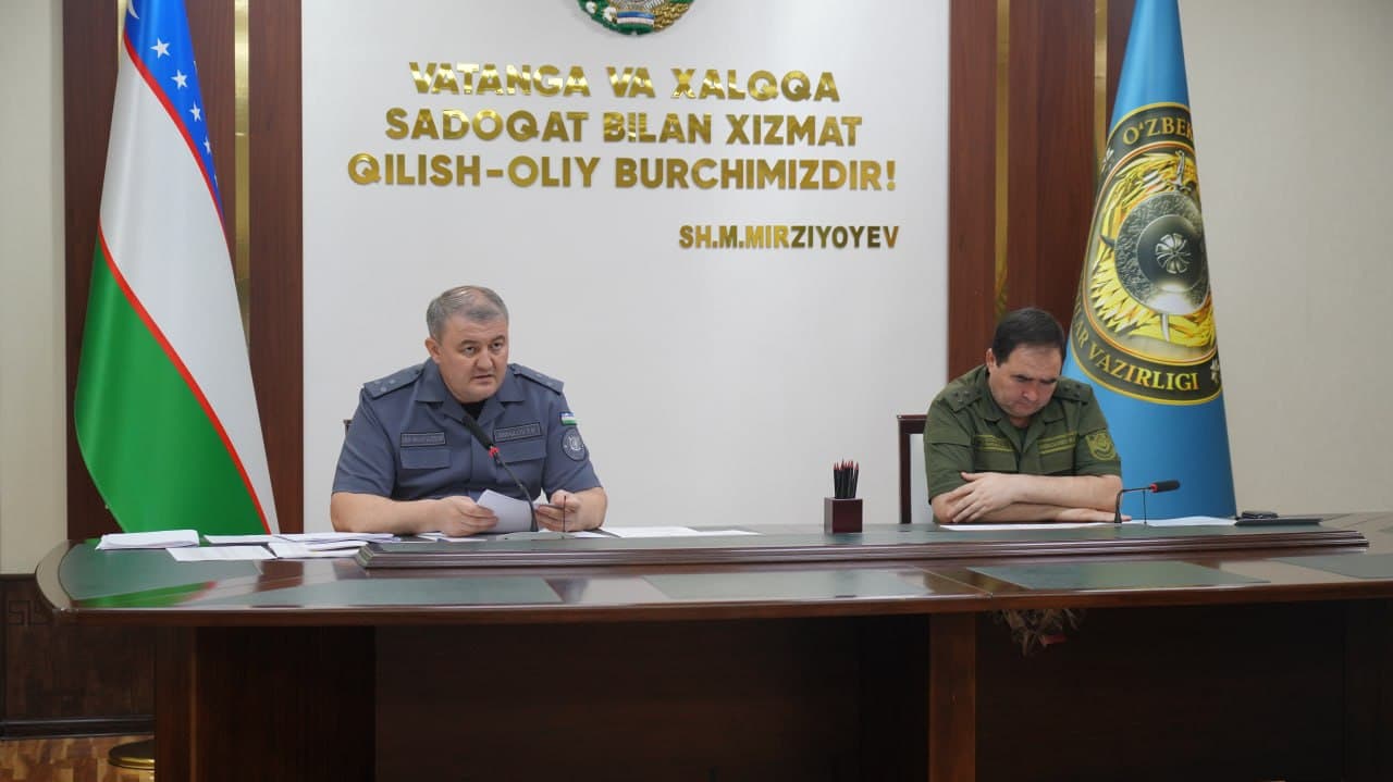Surxondaryo viloyati IIBda mahallalarda xavfsiz muhitni yaratish, qoʻriqlash, huquqbuzarliklar profilaktikasi va jinoyatchilikka qarshi kurashish masalalari tanqidiy tahlil qilindi