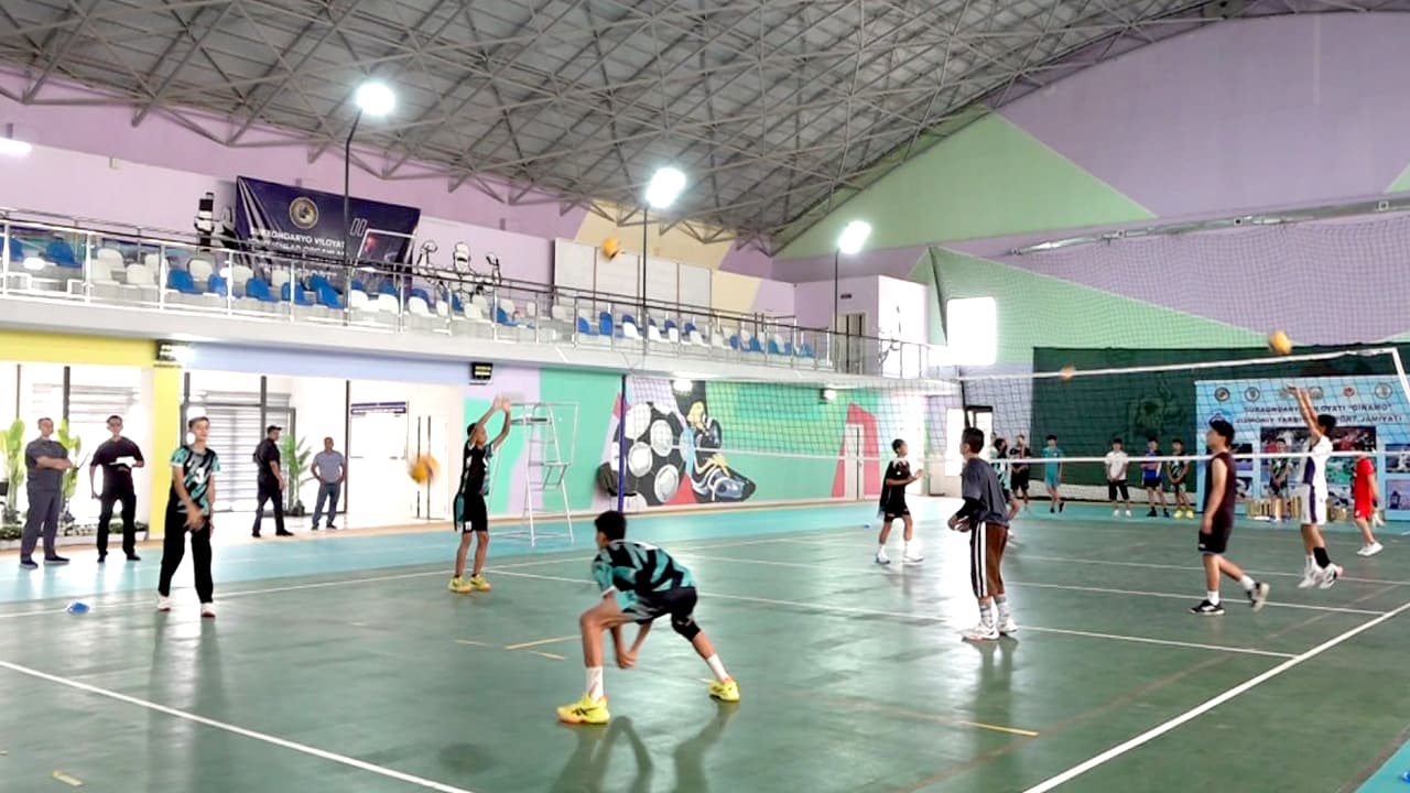 Surxondaryo viloyatida voleybol sport turi boʻyicha kichik oʻsmirlar va qizlar oʻrtasida oʻtkaziladigan “Prezident Olimpiadasi” musobaqalariga tayyorgarlik ishlari yuqori saviyada tashkil etilmoqda