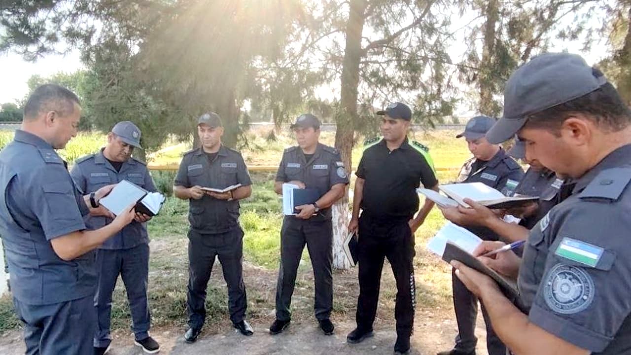 Сурхондарё вилояти ИИБ раҳбарияти томонидан чекка ҳудудларда жамоат хавфсизлиги ва йўл ҳаракати хавфсизлиги масалалари танқидий таҳлил қилинди