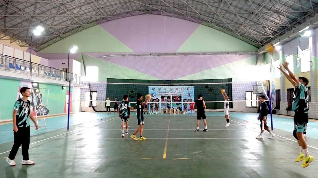 Surxondaryo viloyatida voleybol sport turi boʻyicha kichik oʻsmirlar va qizlar oʻrtasida oʻtkaziladigan “Prezident Olimpiadasi” musobaqalariga tayyorgarlik ishlari yuqori saviyada tashkil etilmoqda