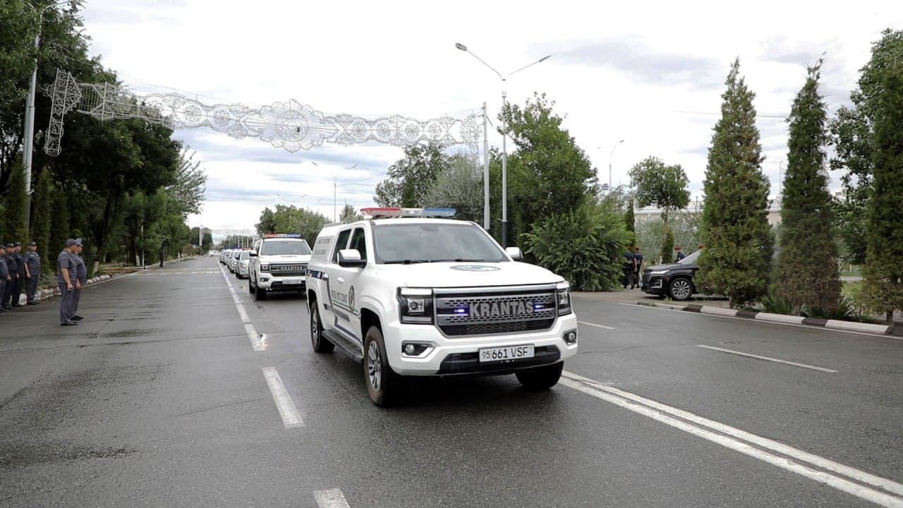 Ichki ishlar vazirligi rahbariyati boshchiligida “Xavfsiz va sogʻlom yurt” tezkor profilaktik tadbiri doirasida Qoraqalpogʻiston Respublikasida huquqni muhofaza qiluvchi organlar xodimlari ishtirokida xizmat oldi yigʻini boʻlib oʻtdi