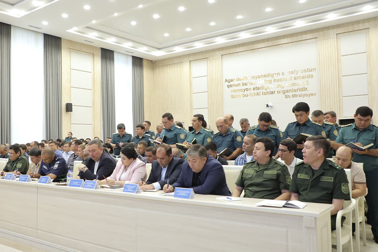 Toshkent viloyatida “Xavfsiz va sogʻlom yurt” kompleks tezkor-profilaktik tadbirlarini samarali tashkil etish va jamoat xavfsizligini taʼminlash masalalari muhokama qilindi