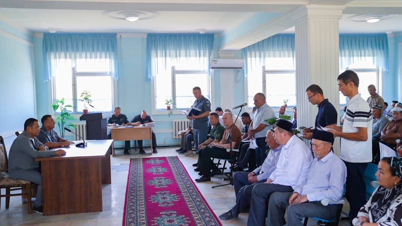 “Xavfsiz va sogʻlom yurt” keng qamrovli tezkor-profilaktik oyligi doirasida Qashqadaryo viloyati IIB rahbariyati tomonidan Kasbi tumanida kriminogen vaziyat tanqidiy-tahliliy muhokama qilindi