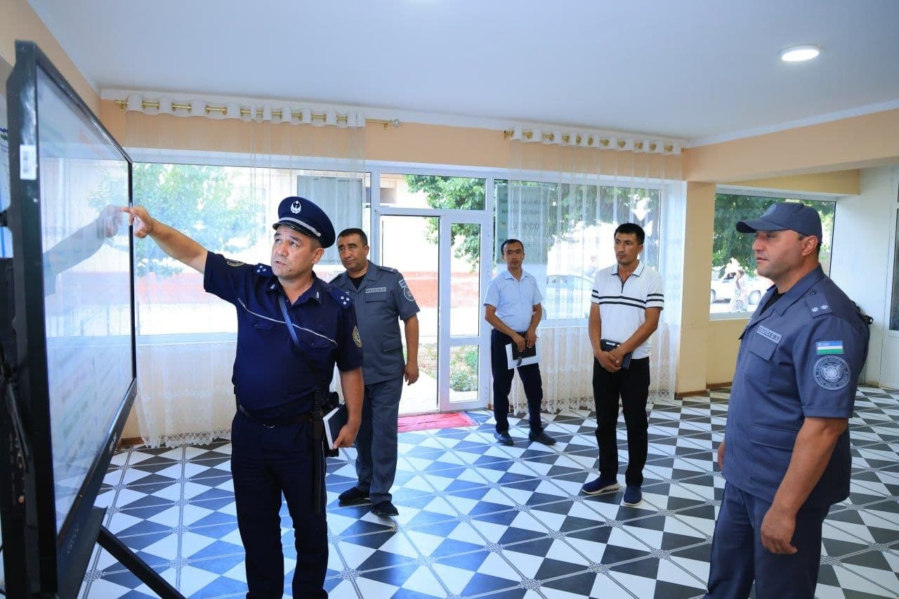 Namangan viloyati IIB boshligʻi rahbarligidagi ishchi guruh tomonidan “Xavfsiz va sogʻlom yurt” tadbirlarining ikkinchi bosqichida amalga oshirilayotgan ishlar muhokama qilindi