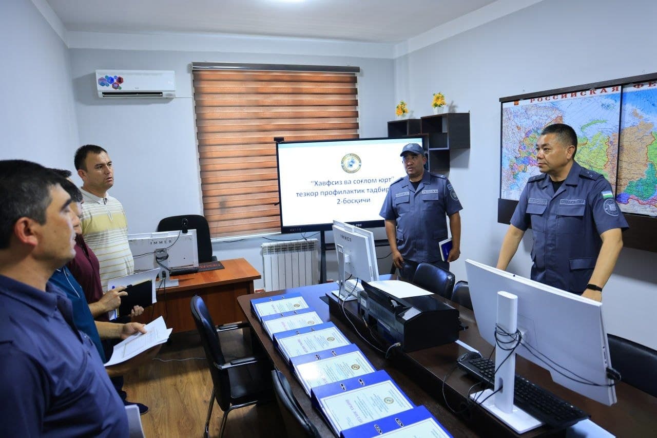 Namangan viloyati IIB boshligʻi rahbarligidagi ishchi guruh tomonidan “Xavfsiz va sogʻlom yurt” tadbirlarining ikkinchi bosqichida amalga oshirilayotgan ishlar muhokama qilindi