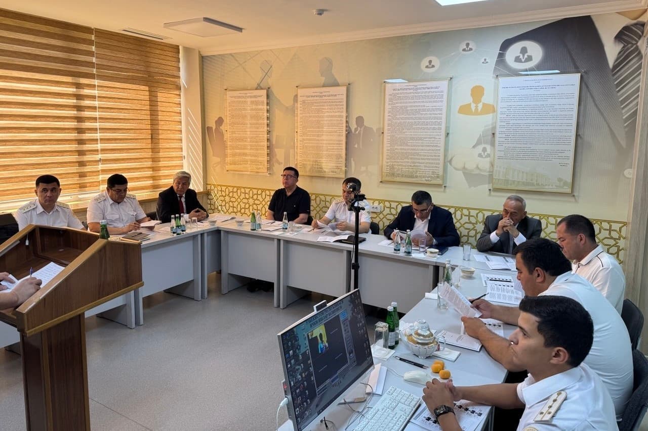 Ichki ishlar vazirligi akademiyasida taʼlim olayotgan magistratura tinglovchilari yakuniy davlat attestatsiyasini topshirmoqda