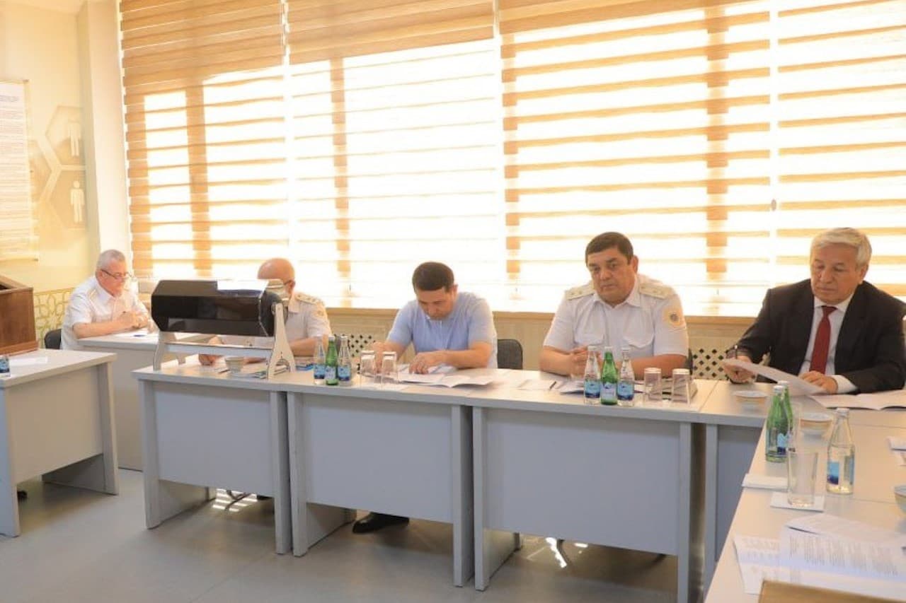 Ichki ishlar vazirligi akademiyasida taʼlim olayotgan magistratura tinglovchilari yakuniy davlat attestatsiyasini topshirmoqda
