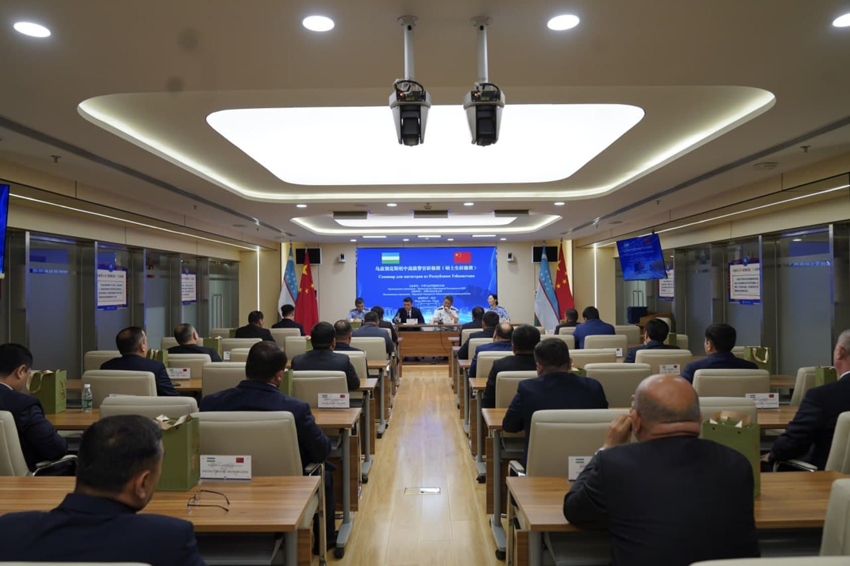 International experience improves the personnel training system at the Academy of the MIA