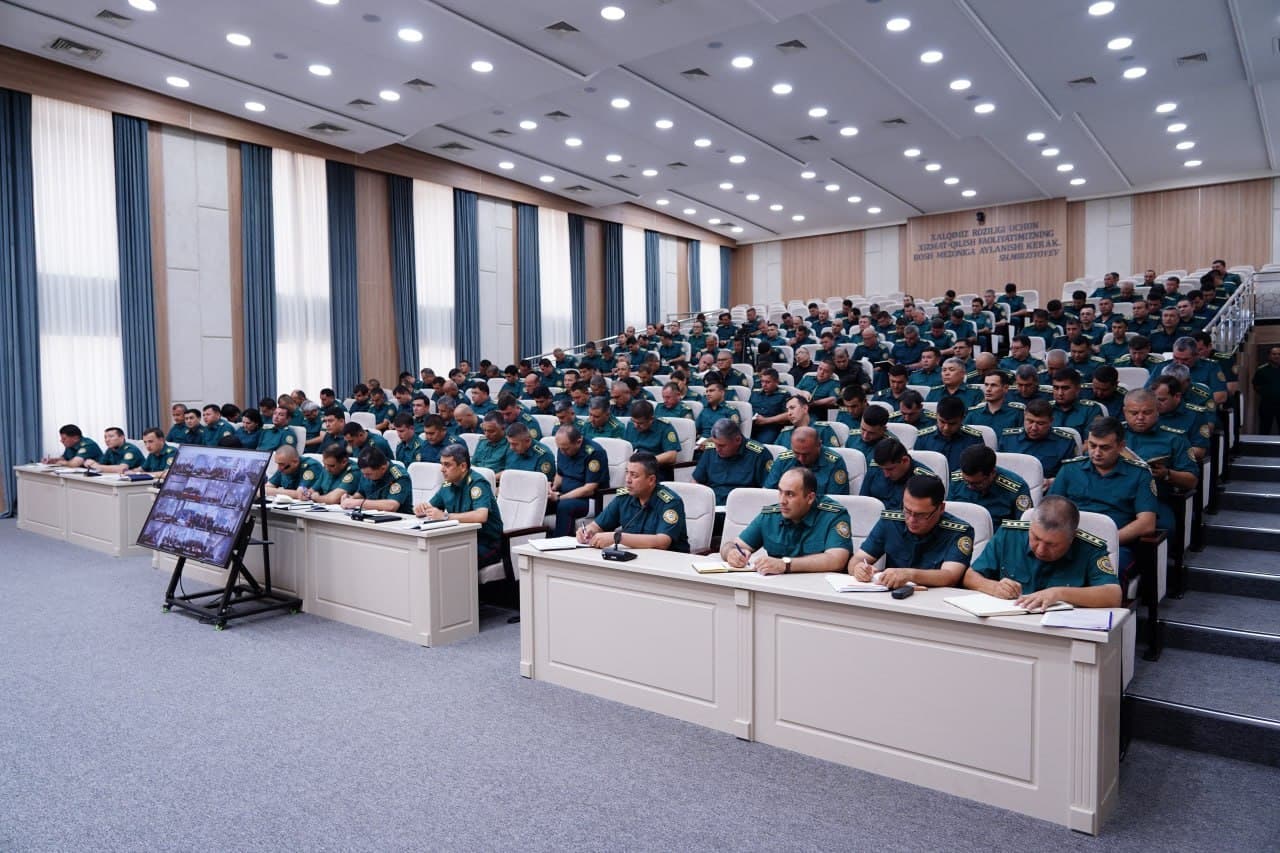 Ichki ishlar vazirligi rahbariyati ishtirokida Samarqand viloyati Ichki ishlar boshqarmasining 2026-yilning 6 oylik faoliyati boʻyicha sarhisob yigʻilishi boʻlib oʻtdi