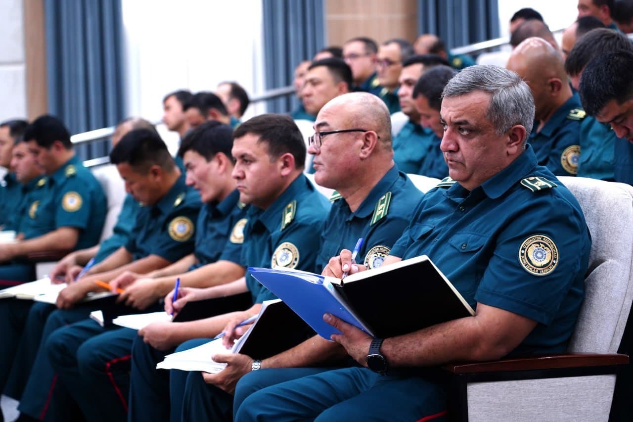 Ichki ishlar vazirligi rahbariyati ishtirokida Samarqand viloyati Ichki ishlar boshqarmasining 2026-yilning 6 oylik faoliyati boʻyicha sarhisob yigʻilishi boʻlib oʻtdi