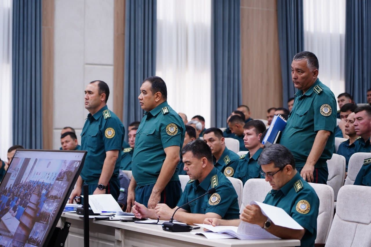 Ichki ishlar vazirligi rahbariyati ishtirokida Samarqand viloyati Ichki ishlar boshqarmasining 2026-yilning 6 oylik faoliyati boʻyicha sarhisob yigʻilishi boʻlib oʻtdi