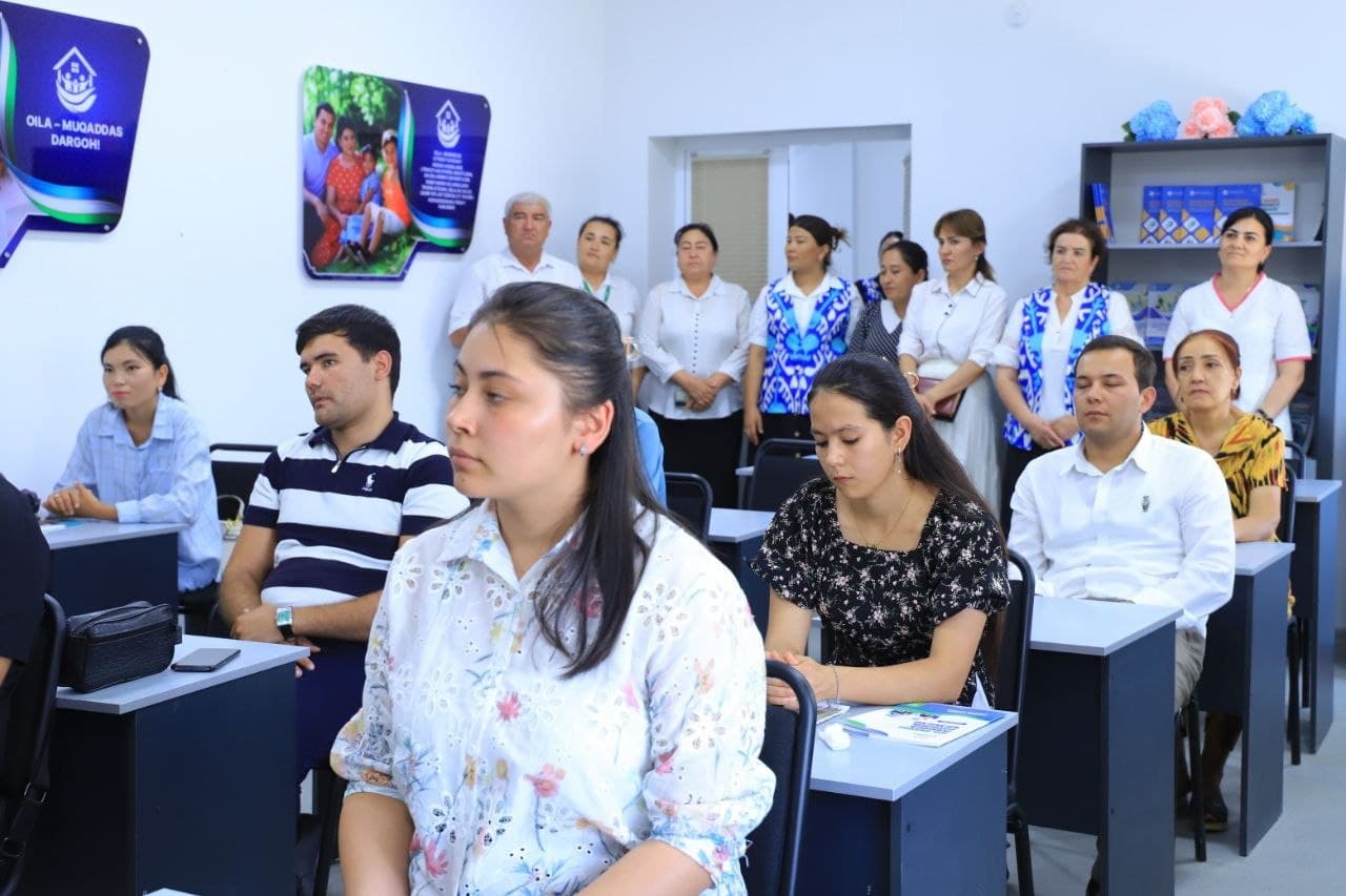 “Oila maskani”da nikohlanuvchilar, tadbirkorlar va xotin-qizlar bilan uchrashuv oʻtkazildi