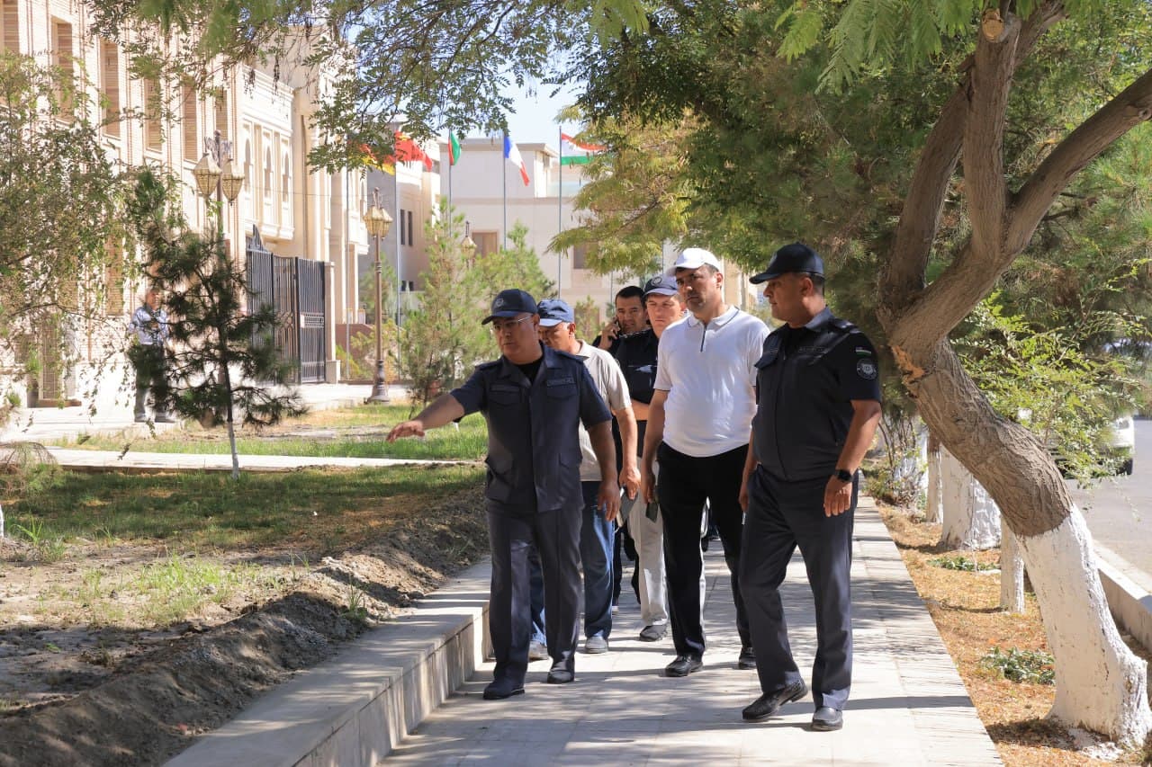 Buxoroda “Mahallada obodlik va mehr-saxovat oyligi“: Mustaqillik bayrami oldidan viloyat IIB boshligʻi obodonlashtirish va xavfsizlik tizimi masalalarini oʻrgandi