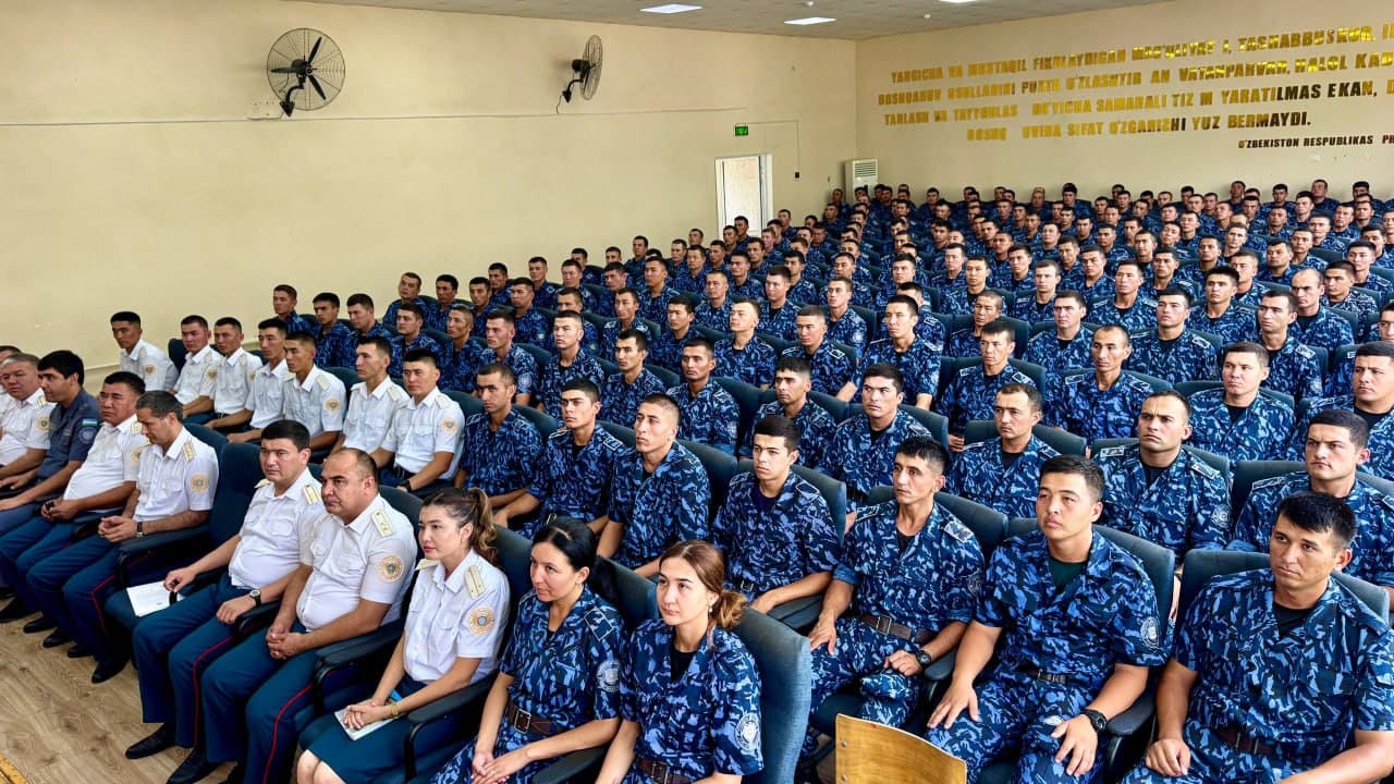 Bitiruvchilarning yakuniy davlat attestatsiyasi oʻtkazilmoqda