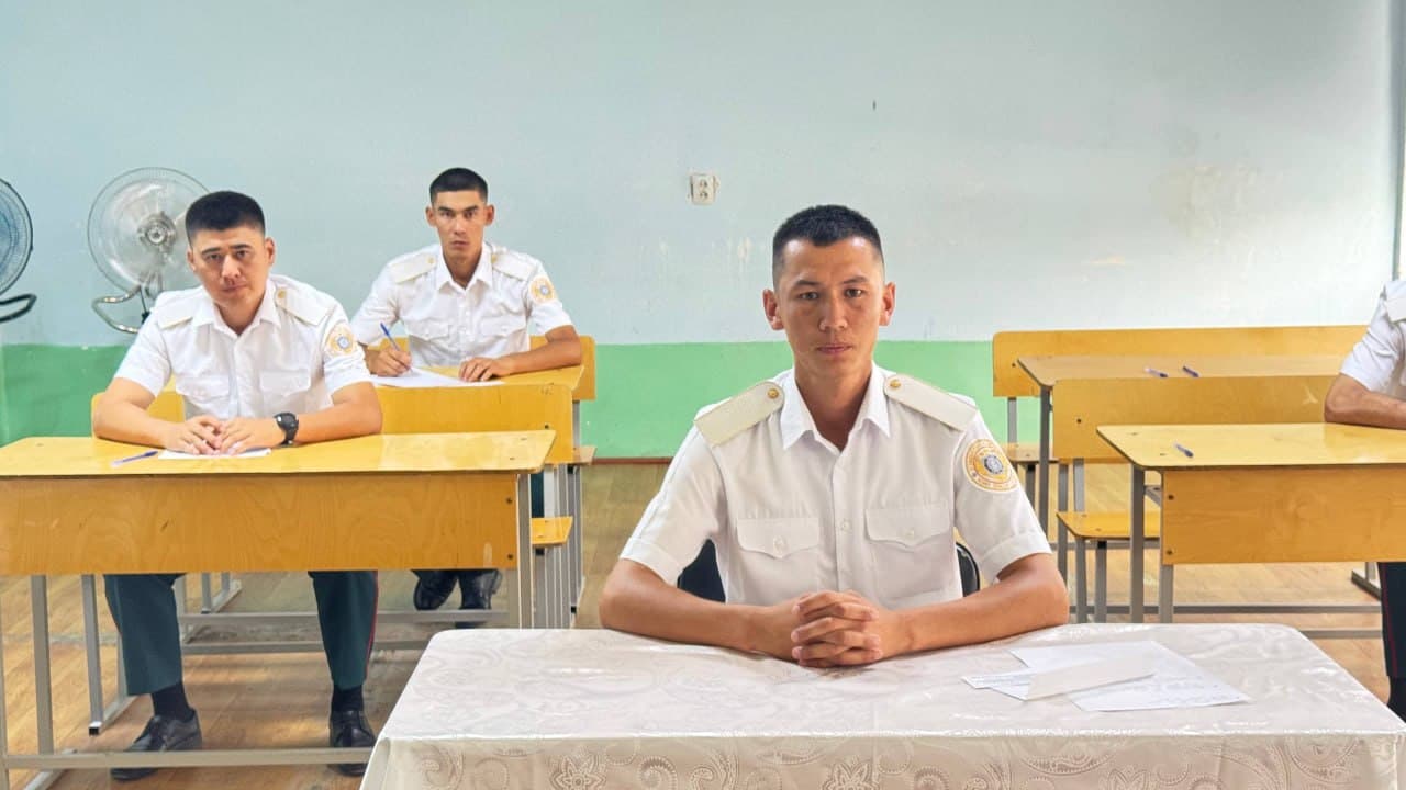 Bitiruvchilarning yakuniy davlat attestatsiyasi oʻtkazilmoqda