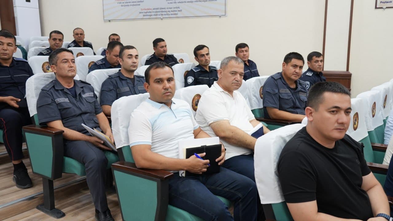 “Halollik — xodim shaʼni, xizmat intizomi — uning kafolati” mavzusida Navoiy viloyati IIB xodimlari ishtirokida profilaktik uchrashuv oʻtkazildi