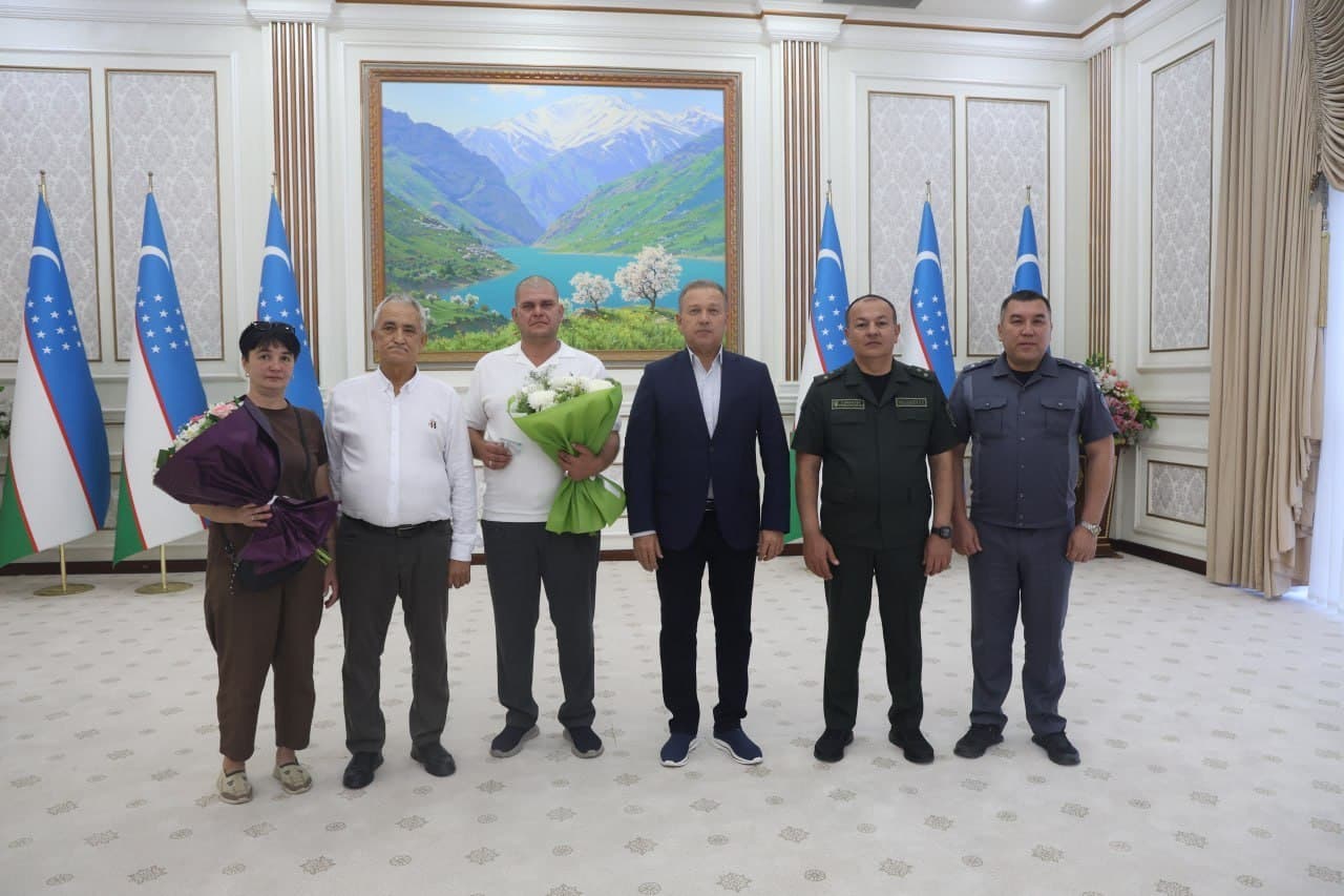 Navoiyda mustaqillik bayrami munosabati bilan fuqaroligi boʻlmagan shaxslarga Oʻzbekiston Respublikasi fuqarosi maqomi berildi