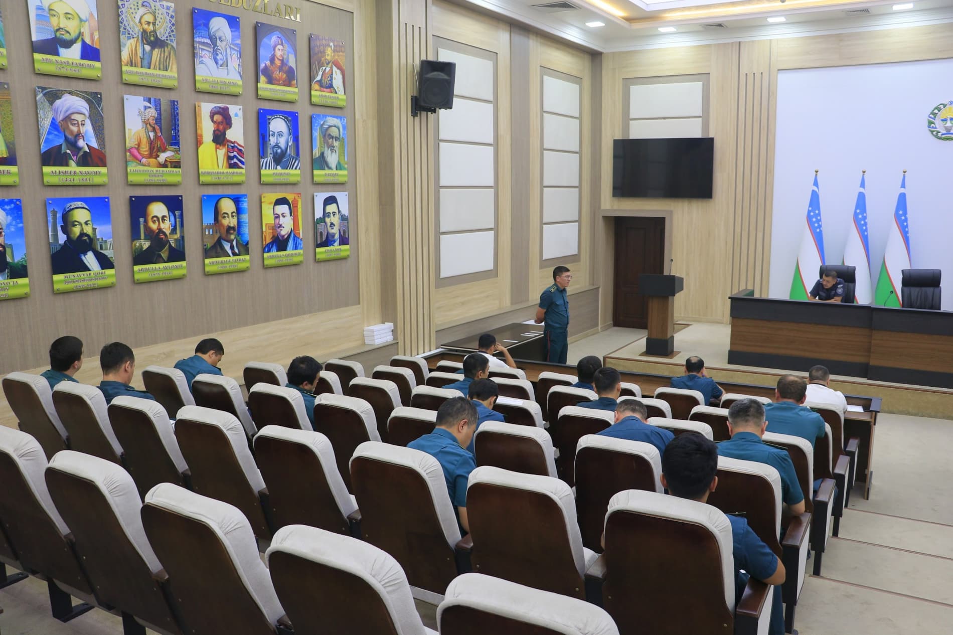 Среди сотрудников Экспертно-криминалистического центра УВД Андижанской области проходил смотр-конкурс "Лучший эксперт-криминалист"