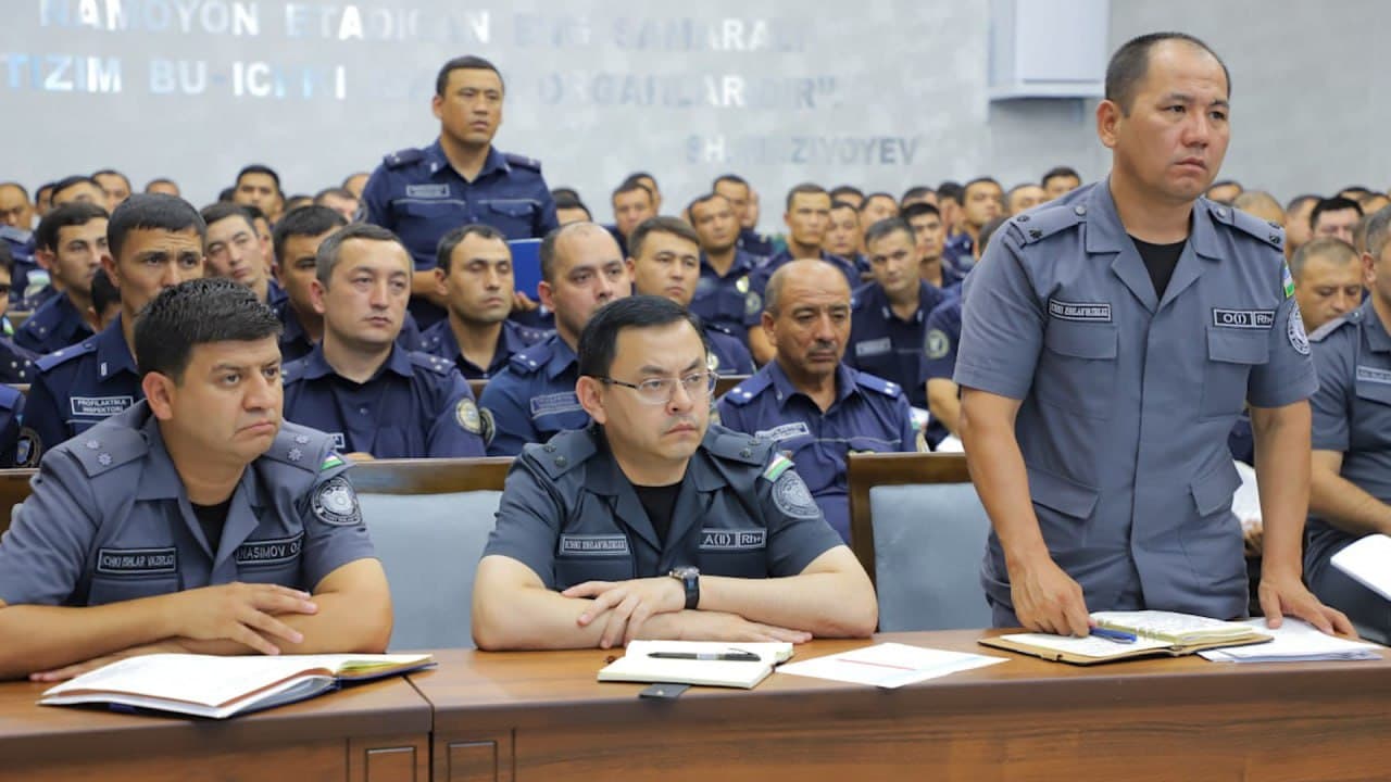 Сирдарёда профилактика инспекторлари фаолияти таҳлил қилиниб, устувор вазифалар белгиланди