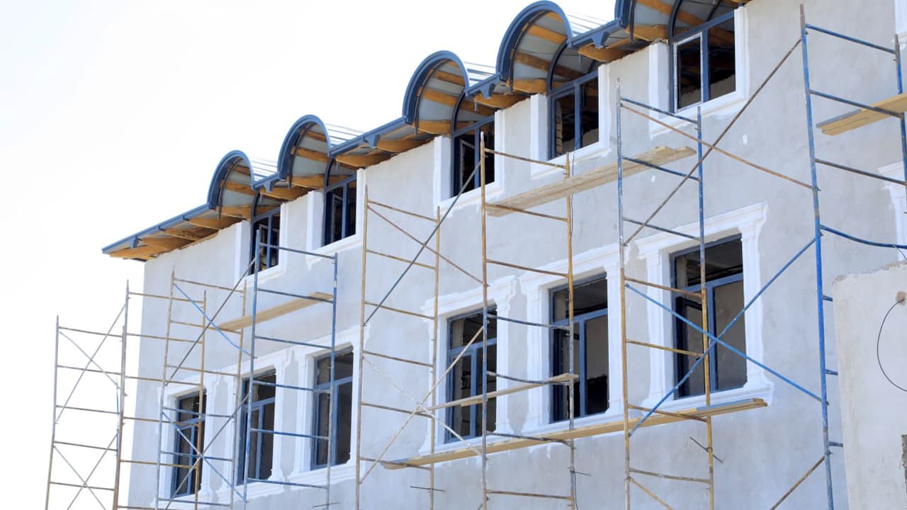 The leadership of the Jizzakh Regional Department of Internal Affairs inspected the construction and improvement works at the service facilities