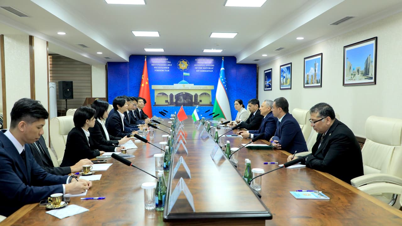 A delegation from the Hong Kong Police Force visited the Academy of the Ministry of Internal Affairs