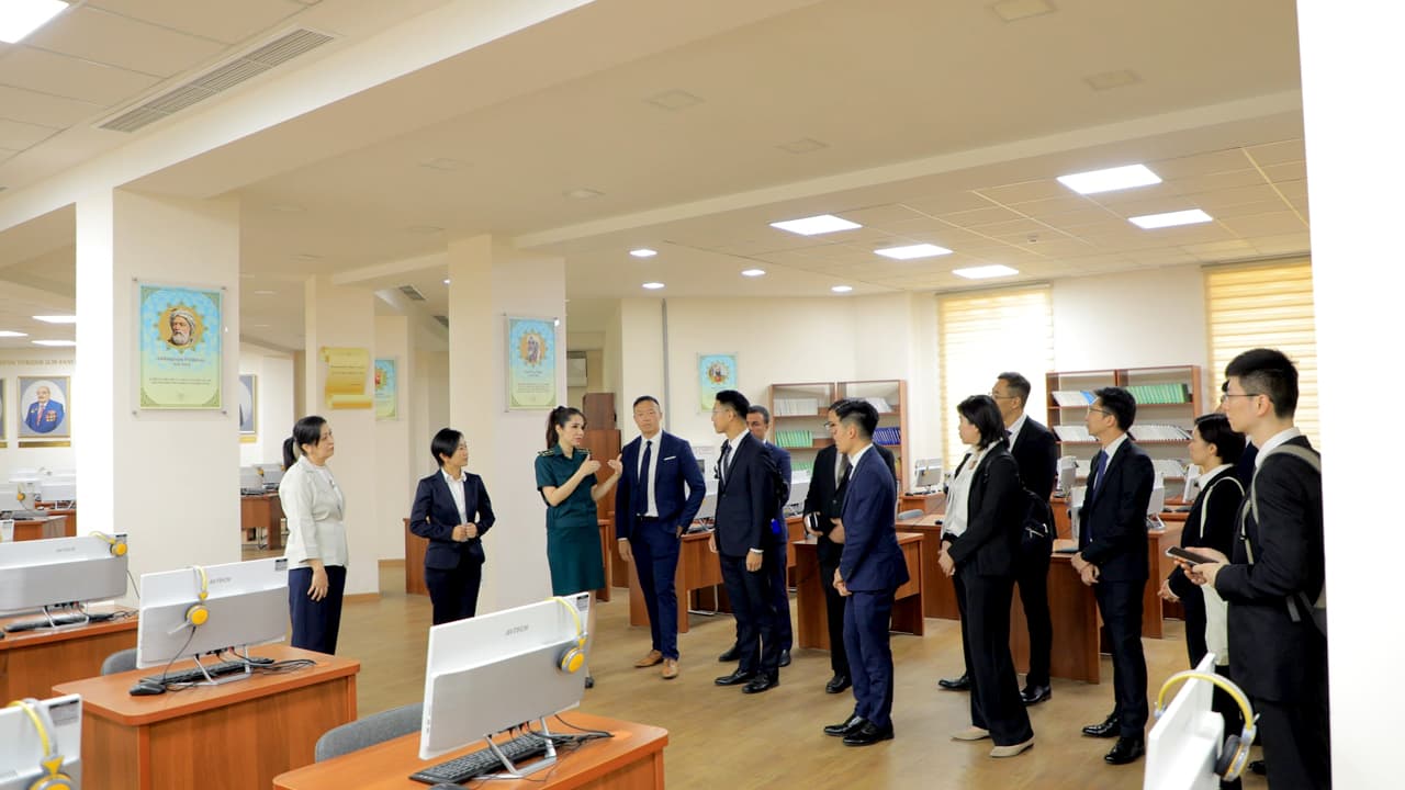 A delegation from the Hong Kong Police Force visited the Academy of the Ministry of Internal Affairs