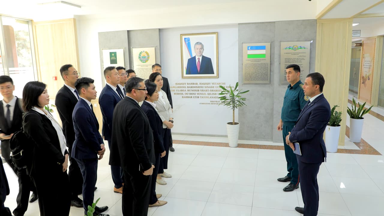 A delegation from the Hong Kong Police Force visited the Academy of the Ministry of Internal Affairs