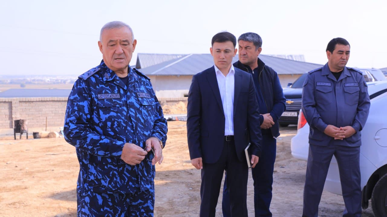 Jizzax viloyatida xodimlar uchun uy-joylar qurilishi va jamoat xavfsizligini taʼminlash ishlari oʻrganildi