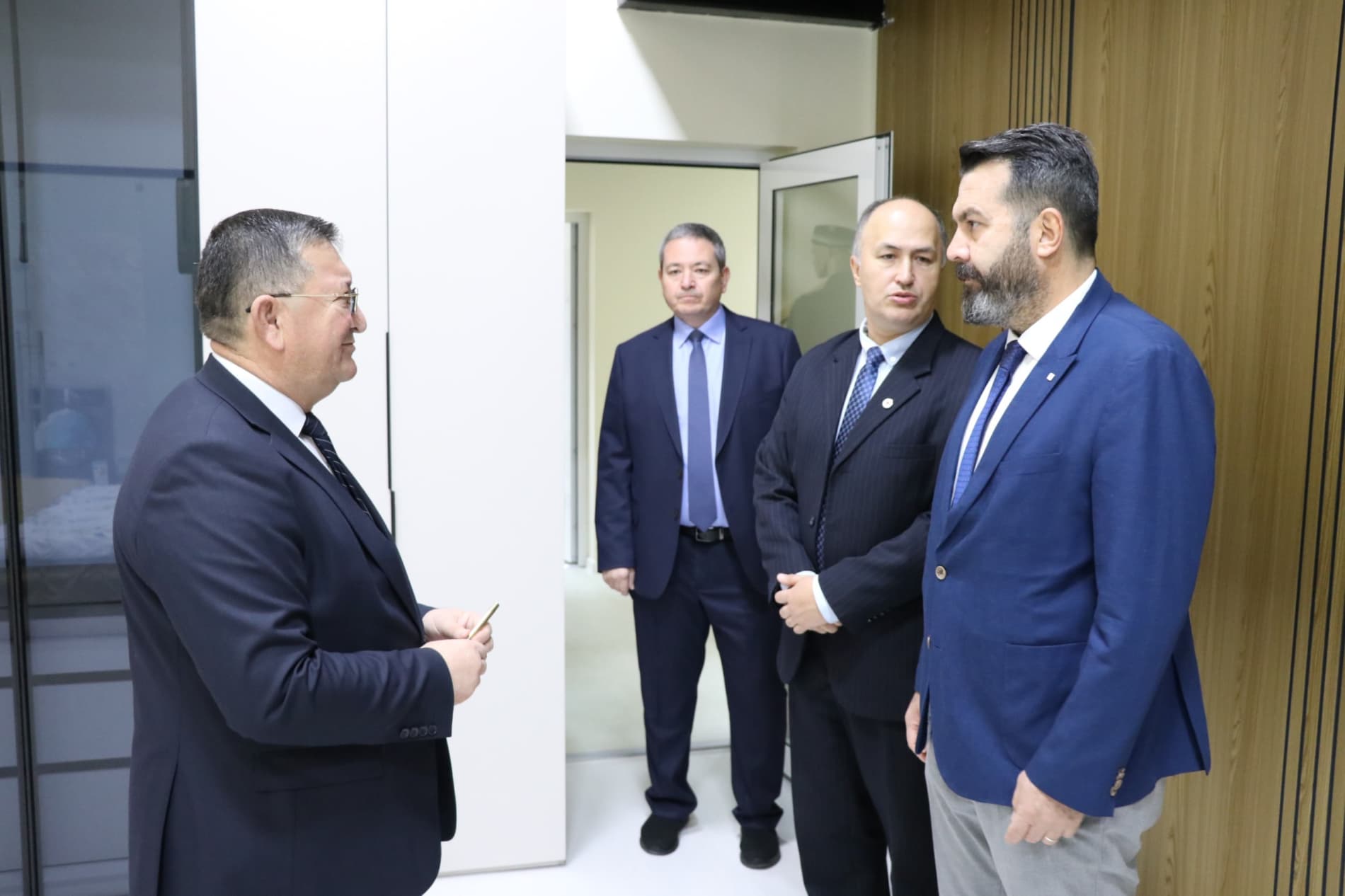 ИИВ Малака ошириш институти ва Халқаро Қизил Хоч қўмитасининг ҳамкорлик истиқболлари муҳокама қилинди