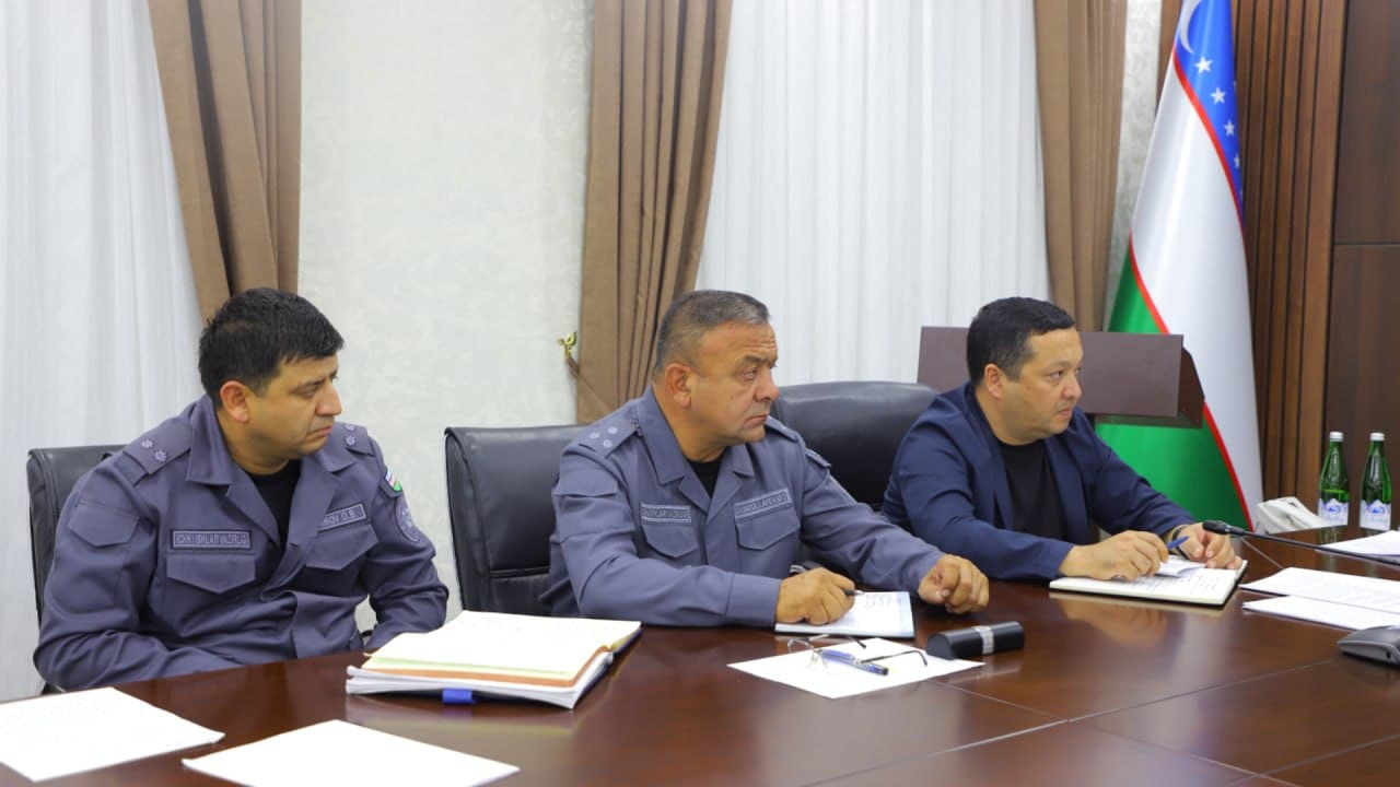 Сирдарё вилояти ИИБ раҳбарияти томонидан ёшлар ўртасида гиёҳвандлик ва психотроп моддалар тарқалишининг олдини олиш ҳамда фуқароларни кибержиноятлардан ҳимоя қилиш борасида амалга оширилаётган ишлар муҳокама қилинди