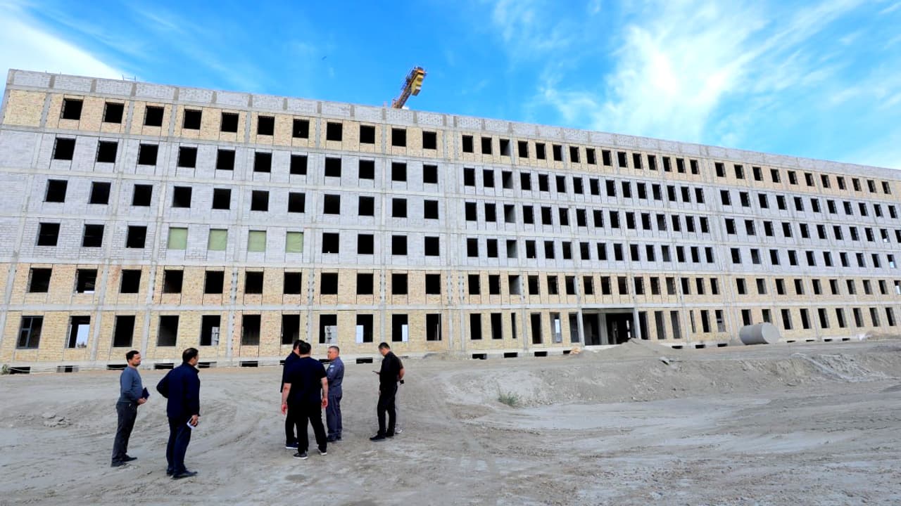 Buxoro viloyati IIB rahbariyati yangi maʼmuriy bino qurilishini koʻzdan kechirdi