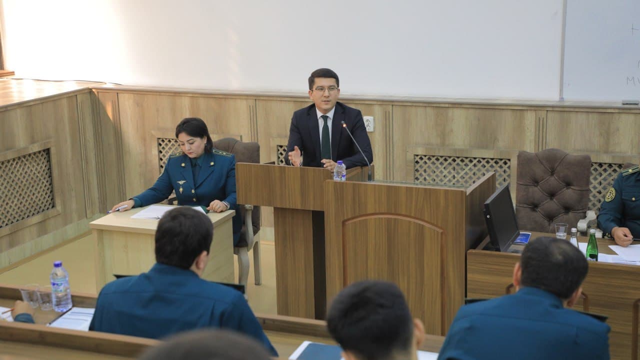 Ички ишлар вазирлиги академиясида “Янги Ўзбекистоннинг жиноят-ҳуқуқий сиёсати: устувор йўналишлар ва ислоҳотлар” мавзуига бағишланган давра суҳбати бўлиб ўтди