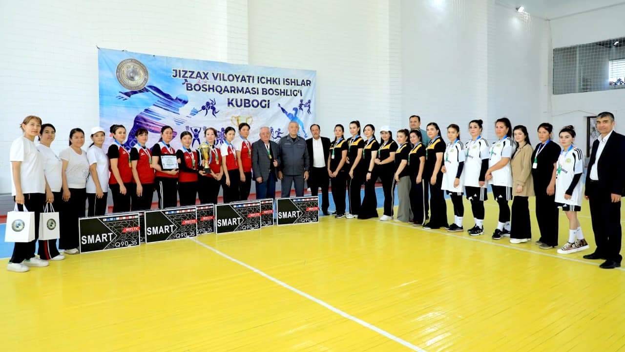 Jizzax va Sirdaryo viloyatlari jurnalist ayollari voleybol maydonida kuch sinashdi