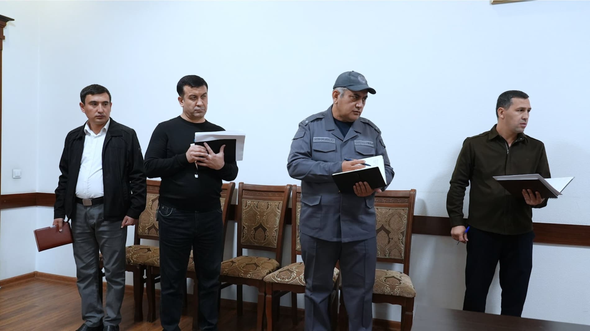 Начальник УВД Андижанской области провел в Балыкчинском районе выездной прием, направленный на рассмотрение обращений граждан по социальным и правовым вопросам