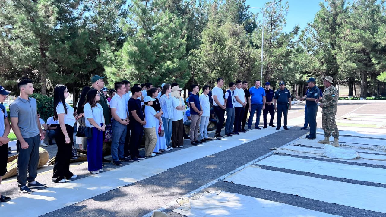 For youths an excursion was organized to the military unit in Chirchik