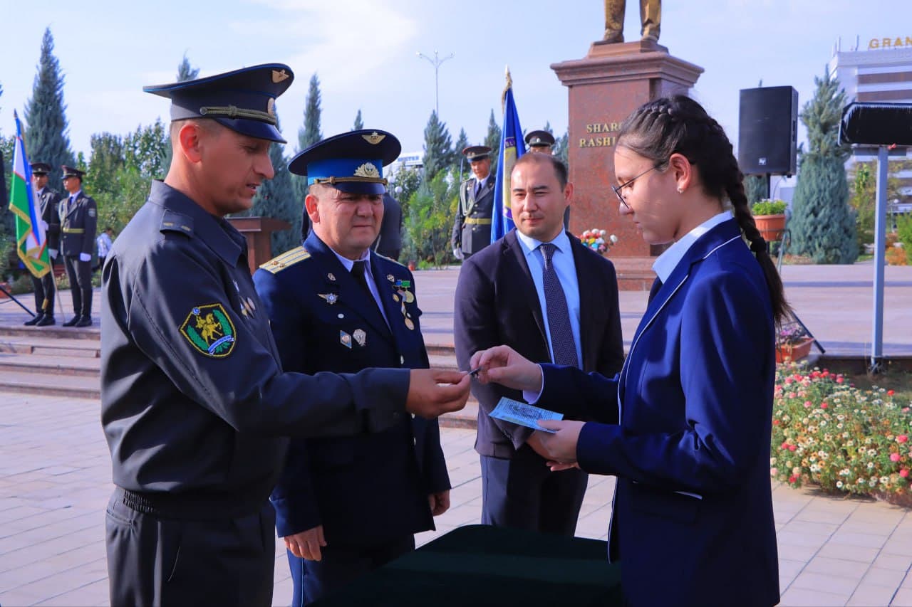 Jizzaxda “Vatan tayanchi” a’zolariga ko‘krak nishonlari topshirildi