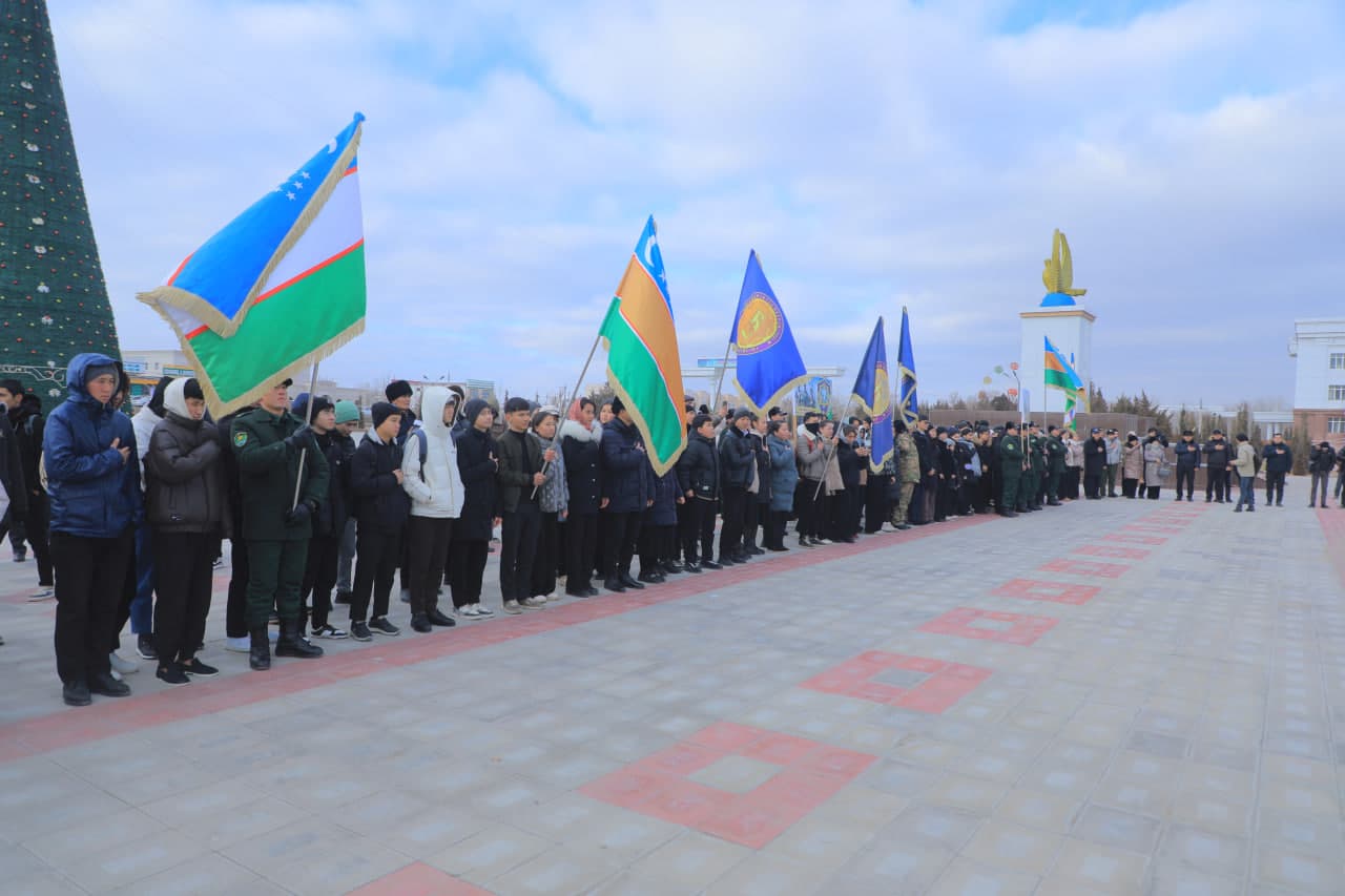 Nukus shahridagi Prezident maktabida “Harbiylar va yoshlar uchrashuvi” bo‘lib o‘tdi