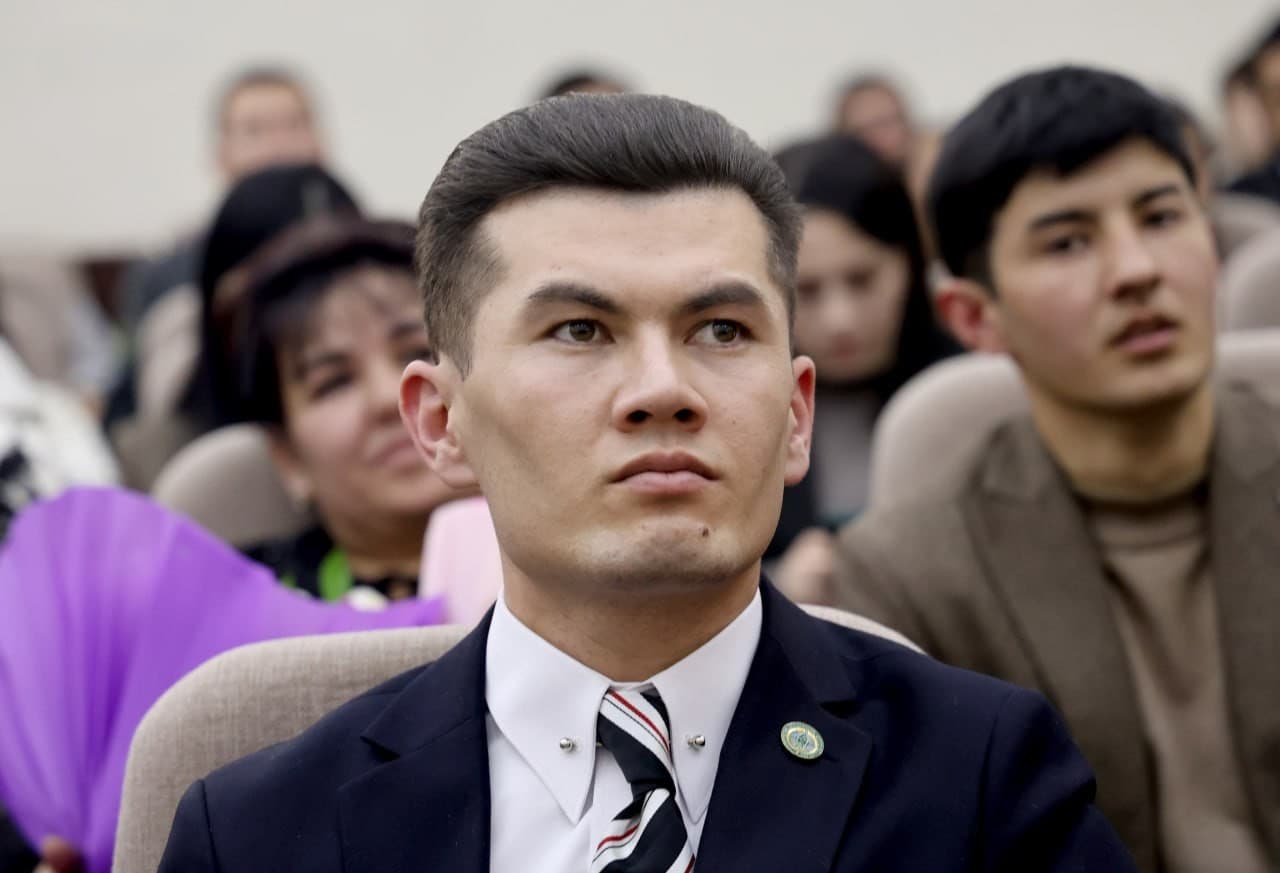 Hamkasbimiz – Oʻzbekiston Yozuvchilar uyushmasi aʼzosi!