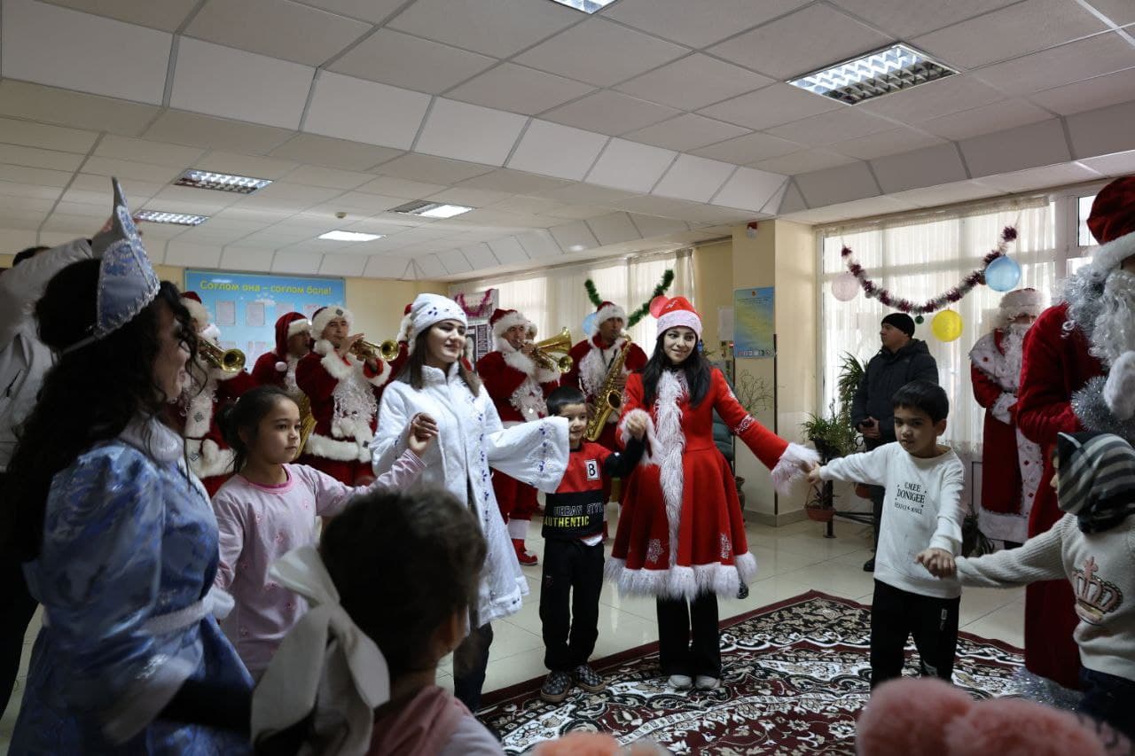 Harbiy orkestr jamoalari poytaxtimiz bo‘ylab yurtdoshlarimizga bayram shukuhini ulashmoqda