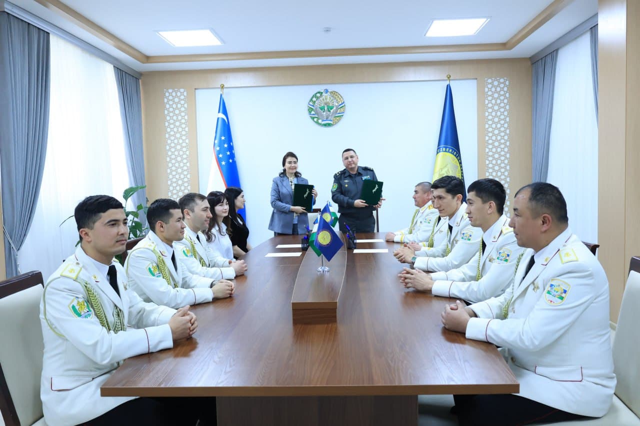 Sen baribir muqaddassan, muqaddas ayol!