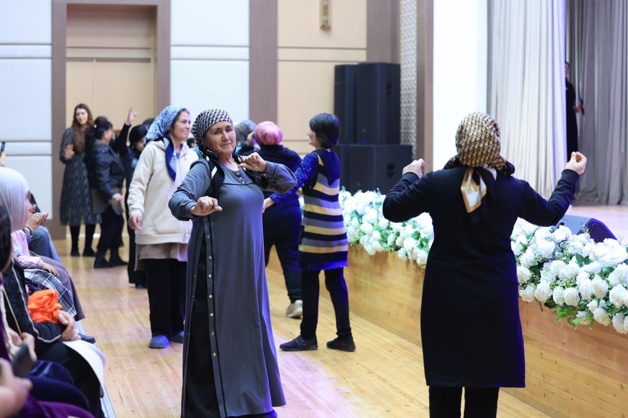 Sen baribir muqaddassan, muqaddas ayol!