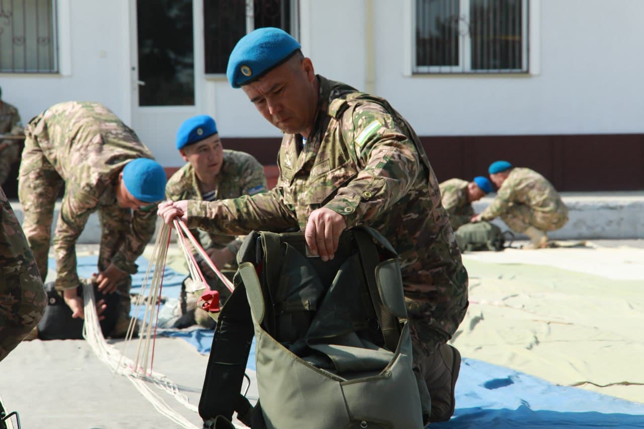 Повышается профессиональное мастерство десантников