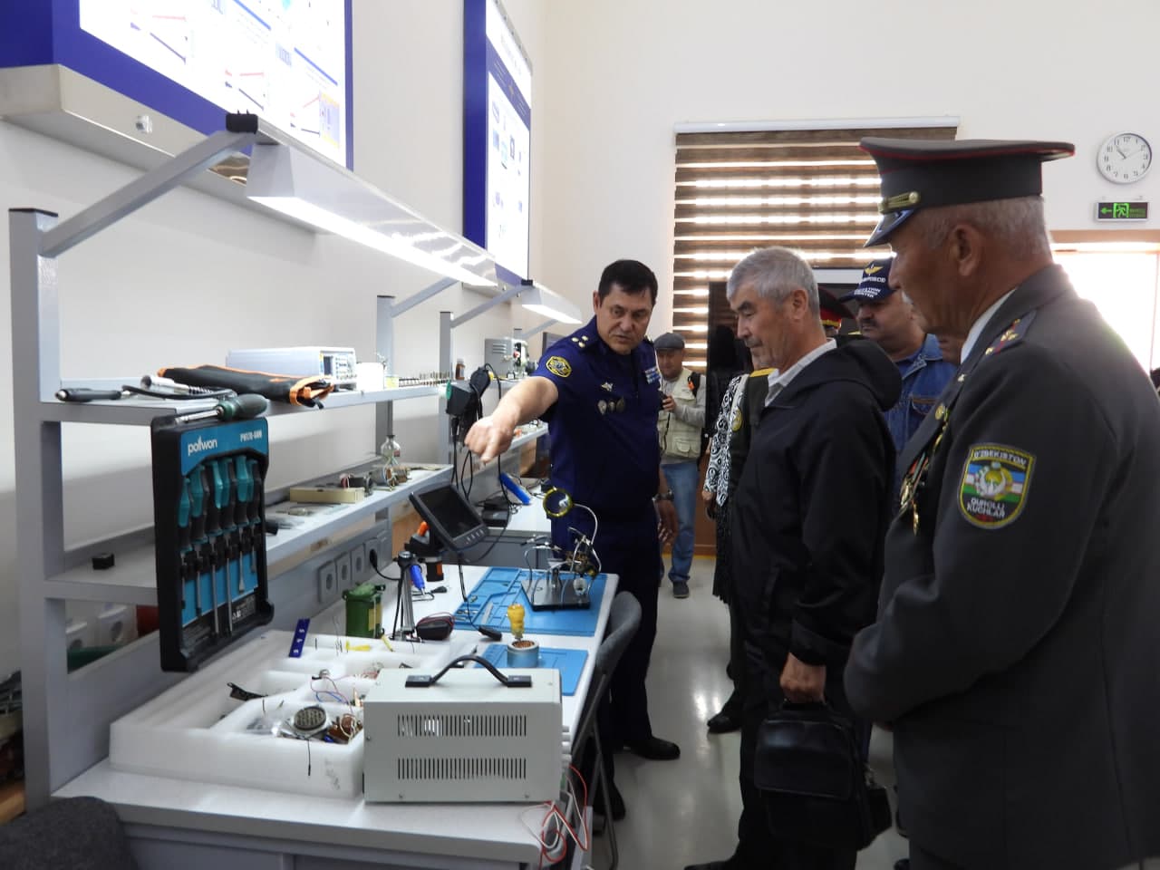 Harbiy aviatsiya faxriylari institut faoliyati bilan tanishdi